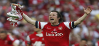 El ex jugador del Arsenal Tomáš Rosický sale del hospital por un problema cardíaco no especificado