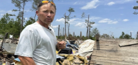 Mientras Trump reforma FEMA, los sobrevivientes del tornado de Mississippi esperan ayuda