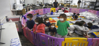 Gobierno de EEUU busca terminar con protecciones para niños migrantes bajo custodia federal