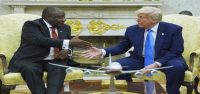 Trump confronta al líder sudafricano con afirmaciones infundadas sobre el asesinato sistemático de granjeros blancos